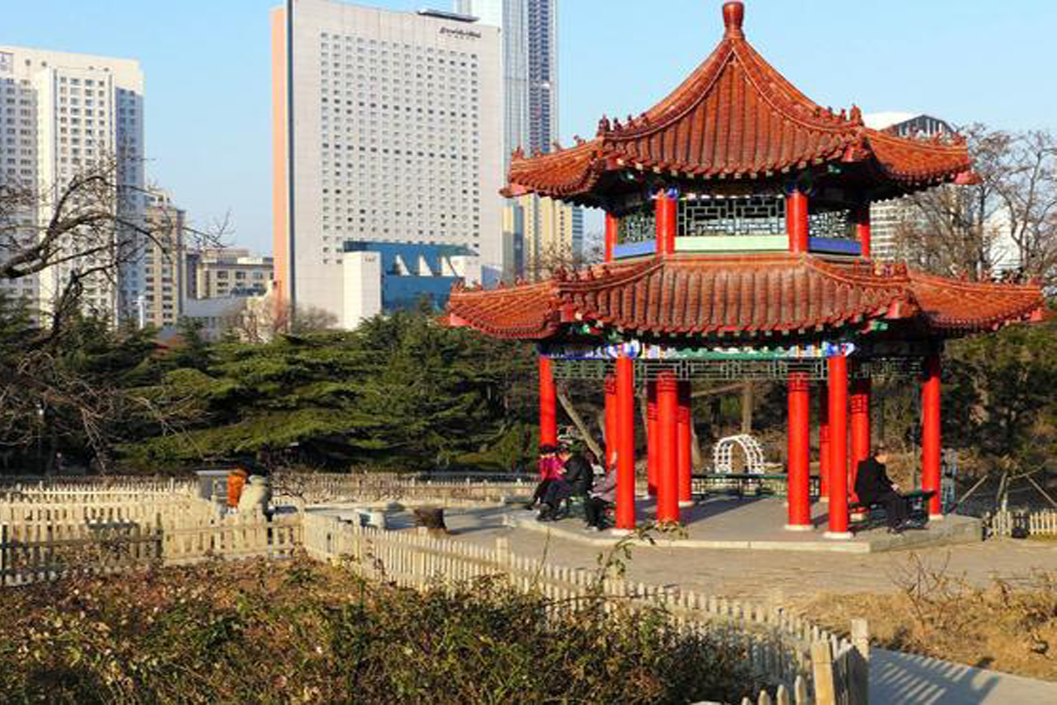 勞動(dòng)公園：一處集游覽、游樂(lè)、休憩、文化活動(dòng)于一體的公園